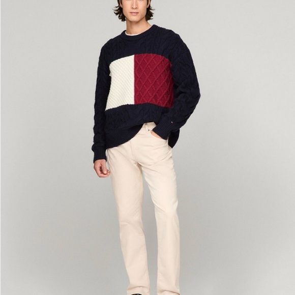 Tommy Hilfiger
Men's Cable Knit Crewneck Pullover Long Sleeve Flag
Sweater - Picture 4 of 4